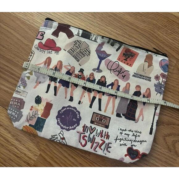 Taylor Swift Cosmetic Bag - Picture 3 of 4